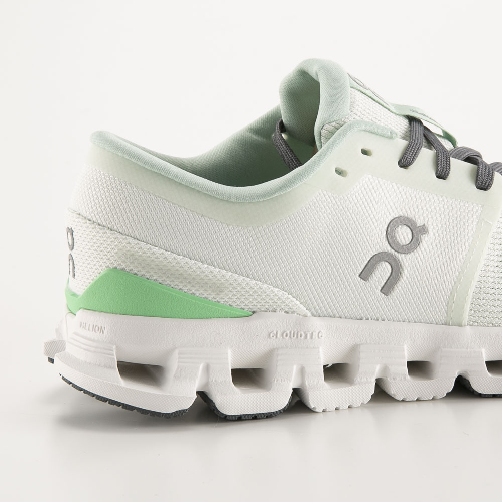 オン On レディーススニーカー クラウド エックス 4 Cloud X 4 3WE30073088【FITHOUSE ONLINE SHOP】