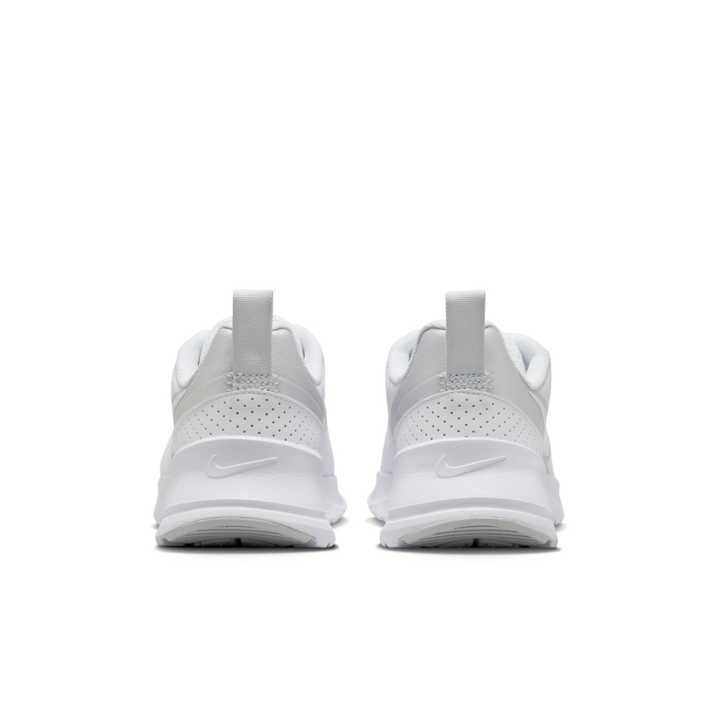 ナイキ NIKE レディーススニーカー W NIKE AIR MAX NUAXIS (101) HF1233【FITHOUSE ONLINE SHOP】