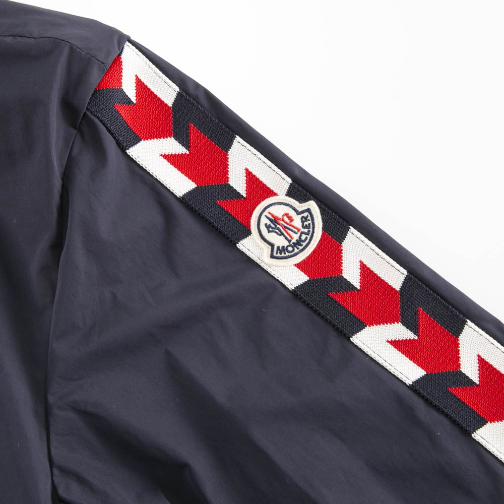 モンクレール MONCLER メンズアウター 袖 グラフィックバンド 撥水ナイロン 軽量 フード MOYSE 1A000.47.54A91【FITHOUSE ONLINE SHOP】