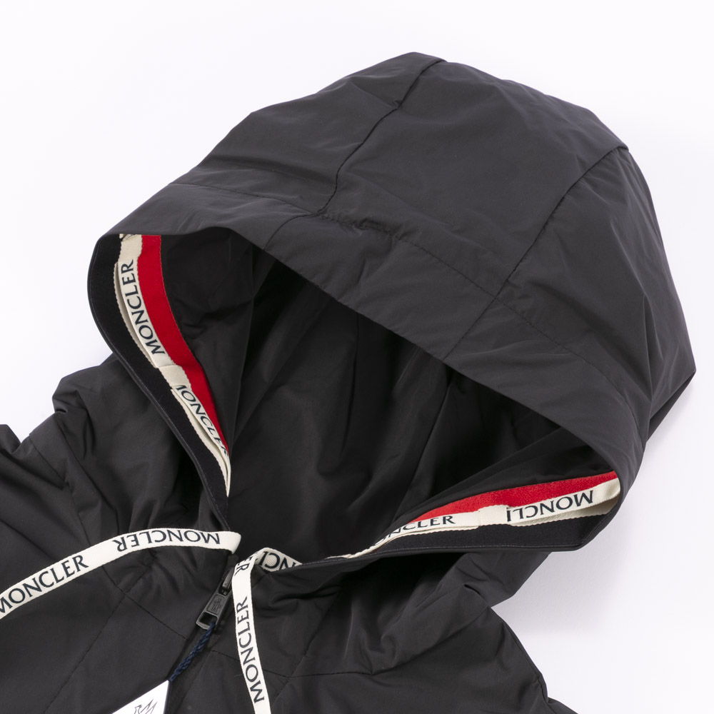 モンクレール MONCLER メンズアウター マイクロソフト素材 ドローストリング ロゴレタリング CARLES 1A001.56.54A91【FITHOUSE ONLINE SHOP】