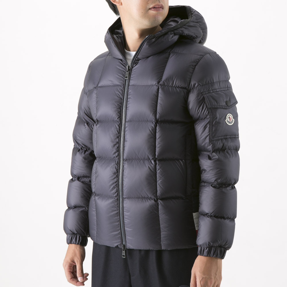 モンクレールMONCLER