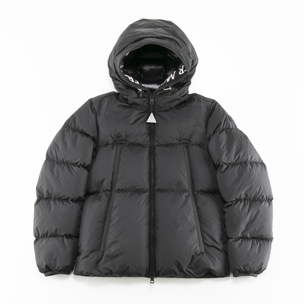 モンクレール MONCLER メンズアウター MONTCLA フード部分 マットブラック ロゴリボン 1B569.00.C0300【FITHOUSE ONLINE SHOP】