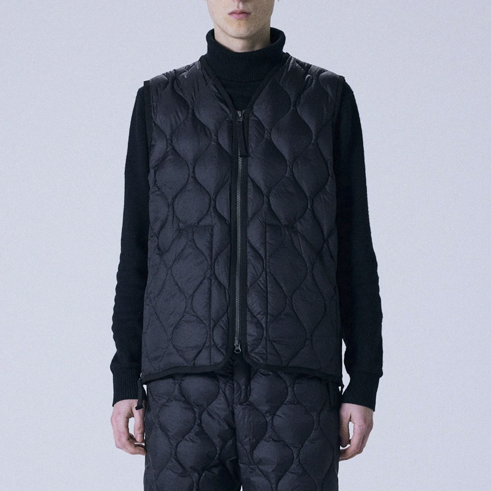 タイオン TAION メンズトップス MILITARY ZIP V NECK W ZIP DOWN VEST (SOFT SHELL) TAION⁻001ALSZML-1【FITHOUSE ONLINE SHOP】