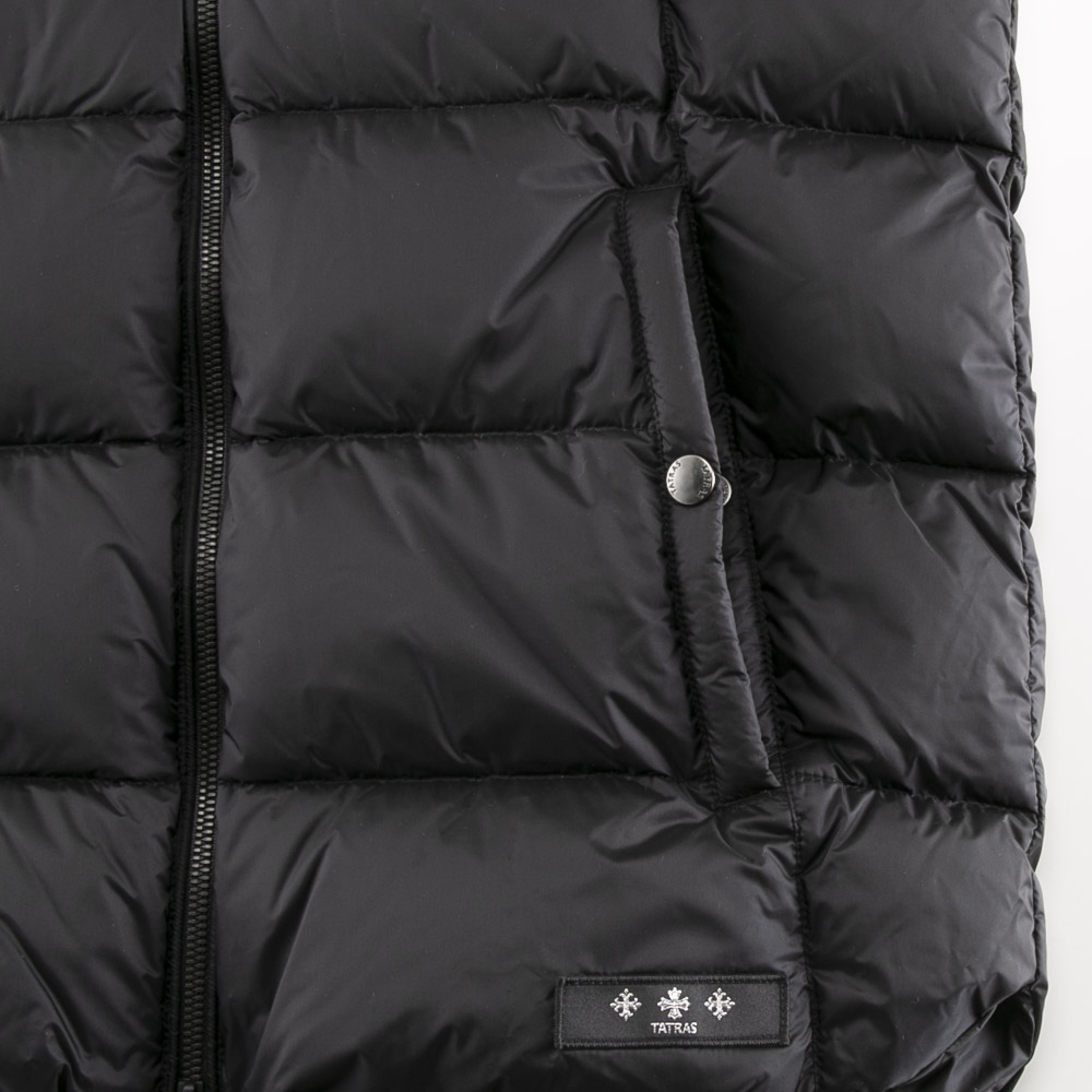 タトラス TATRAS メンズトップス セミシャイニー フード付きダウンベスト POSEIDONE 24A4842-D【FITHOUSE ONLINE SHOP】