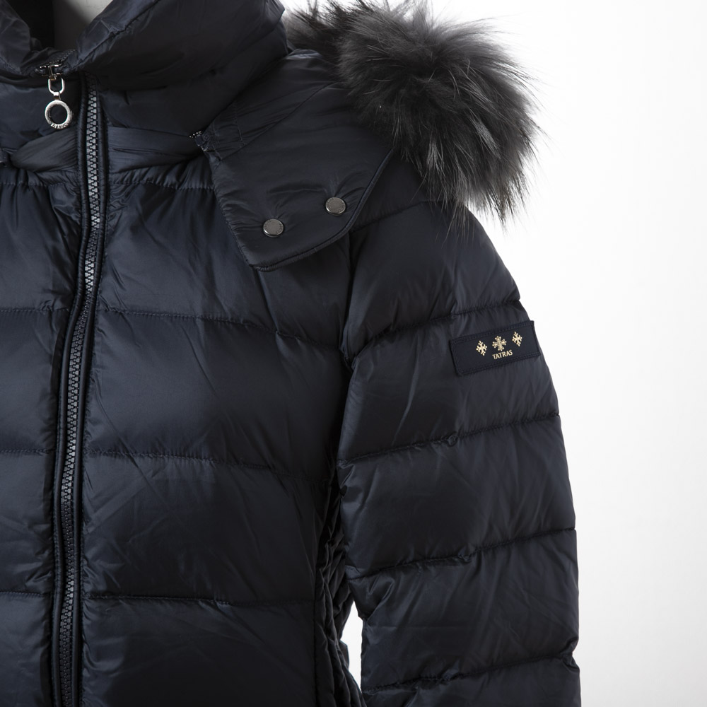 タトラス TATRAS レディースアウター SARMA ファー付ミドル丈ダウン 