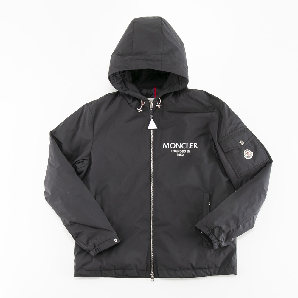 モンクレール MONCLER メンズアウター 超軽量ナイロン生地 胸元プリントロゴ フード付 GRANERO 1A000.26.54A91【FITHOUSE ONLINE SHOP】