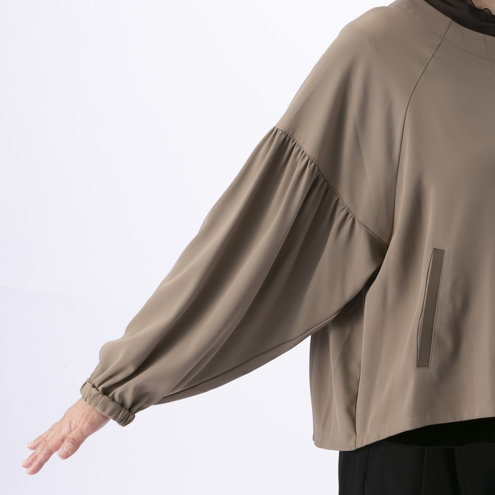 ノアジェ NOA-GE ツイル バックプリーツ ブルゾン ジャケット 121-5599-1304/47【FITHOUSE ONLINE SHOP】