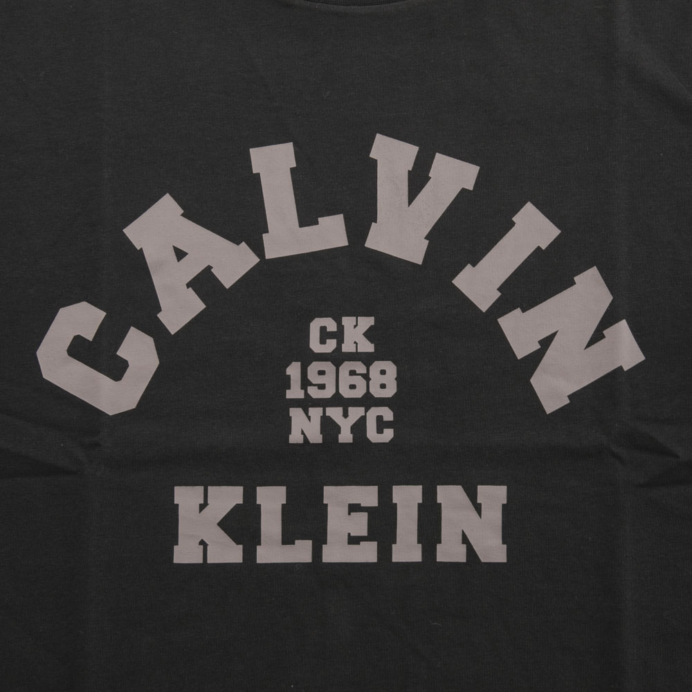 カルバンクラインジーンズ Calvin Klein Jeans メンズ Tシャツ SS 20S LN CALVIN COLLEGEGRAPHIC LV04RE810GUB1【FITHOUSE ONLINE SHOP】