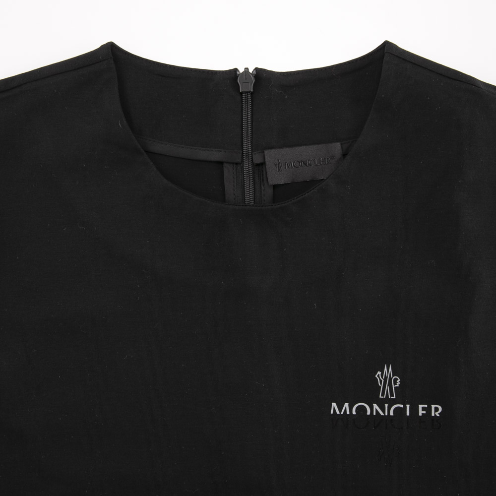 モンクレール MONCLER レディーストップス バックファスナー Tシャツ 8C0000189AE8【FITHOUSE ONLINE SHOP】