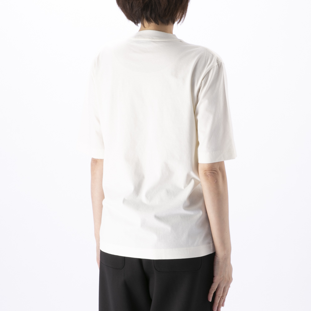 モンクレール MONCLER レディーストップス 胸元ロゴパッチ クルーネックTシャツ W8C0000589A17034【FITHOUSE ONLINE SHOP】