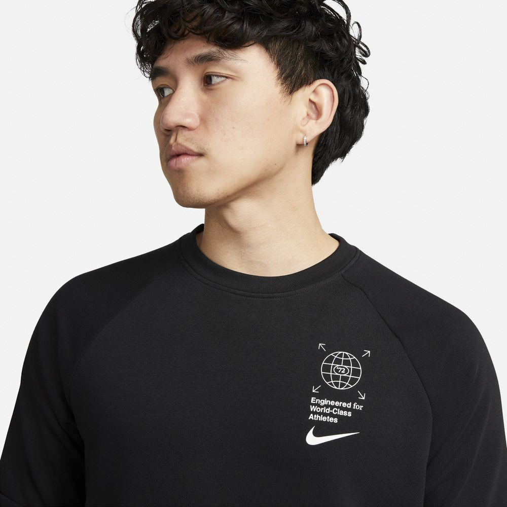 ナイキ NIKE メンズトップス Dri-FIT メンズ グラフィック フィットネスクルー DV9828【FITHOUSE ONLINE SHOP】