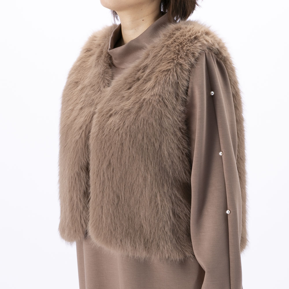 ノアジェ NOA-GE フェイクファーベスト × ワンピース アンサンブル 121-5599-4520/62【FITHOUSE ONLINE SHOP】