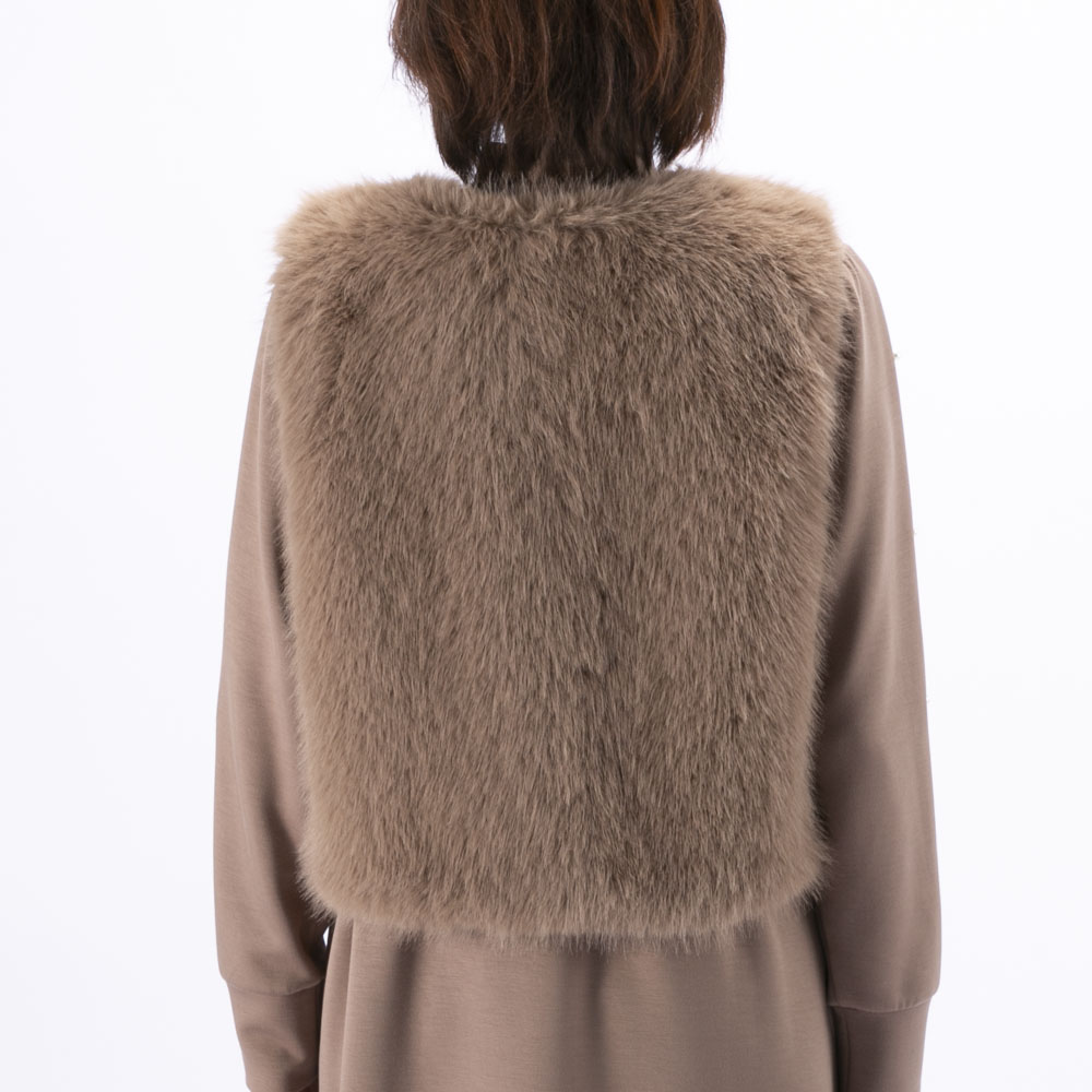 ノアジェ NOA-GE フェイクファーベスト × ワンピース アンサンブル 121-5599-4520/62【FITHOUSE ONLINE SHOP】