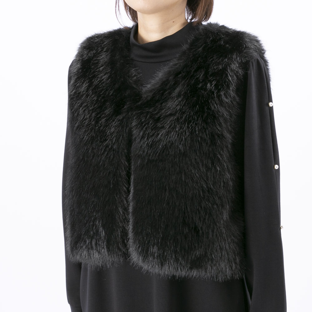 ノアジェ NOA-GE フェイクファーベスト × ワンピース アンサンブル 121-5599-4520/79【FITHOUSE ONLINE SHOP】