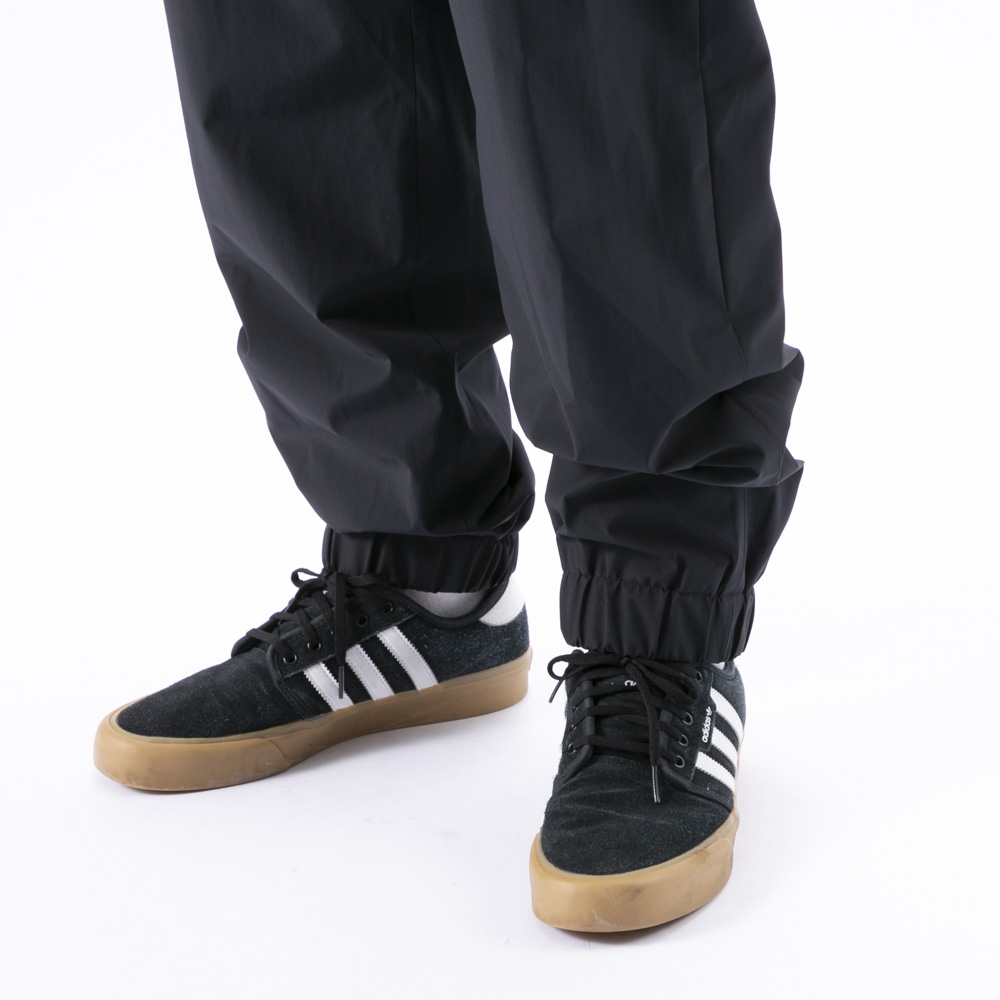 モンクレール MONCLER メンズボトムス GRENOBLE グルノーブル バックポケット ロング パンツ 2A000 04 5399D【FITHOUSE ONLINE SHOP】