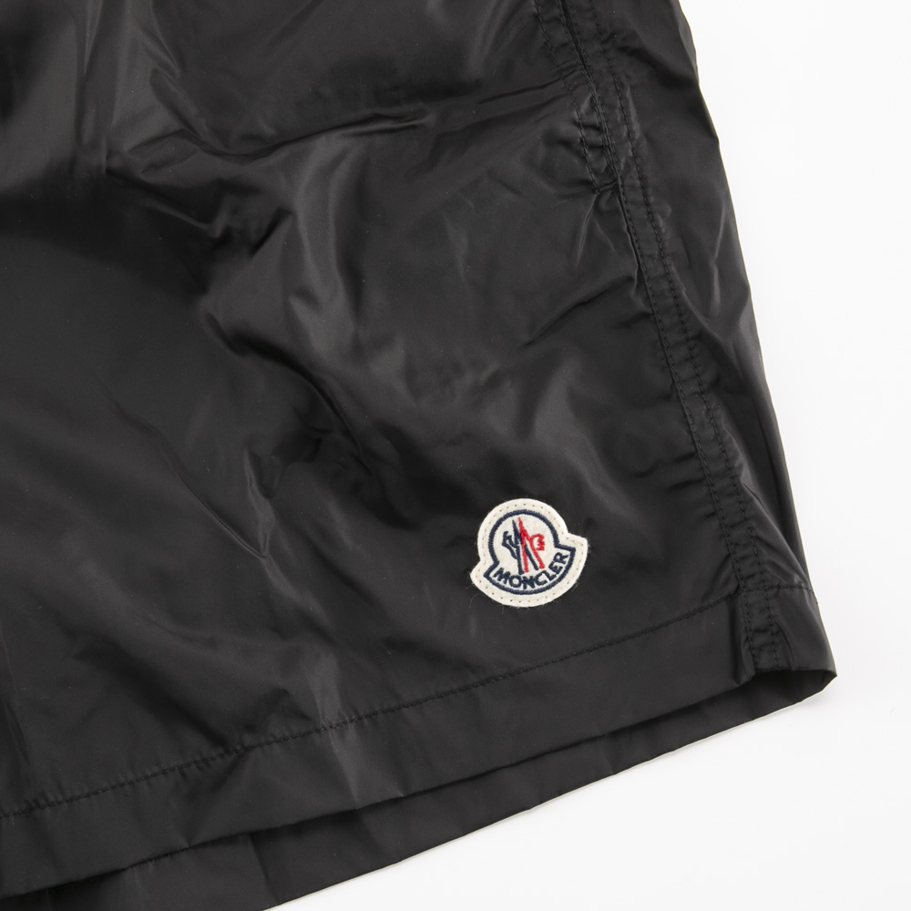 モンクレール MONCLER メンズボトムス テクニカルナイロン 後ろポケット ZIP トリミング スイムウェア 2C000.07.53326【FITHOUSE ONLINE SHOP】