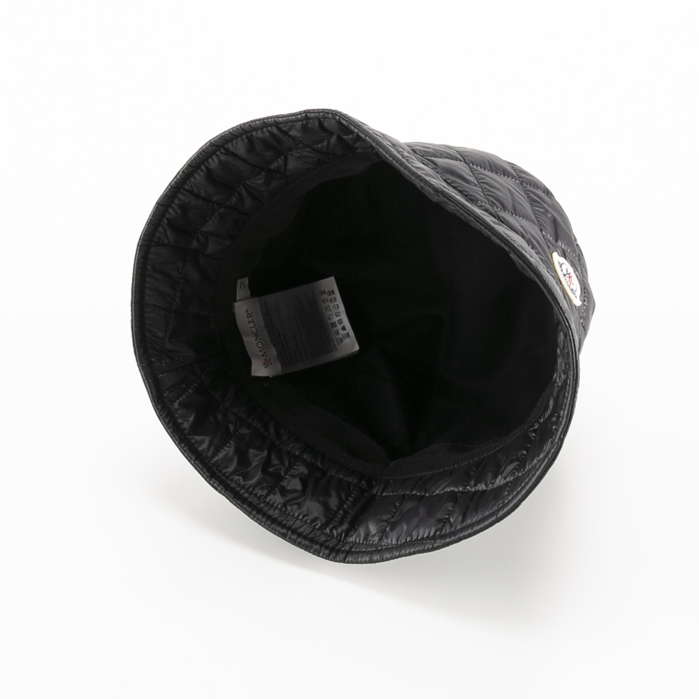 モンクレール MONCLER 帽子 キルティングナイロン ロゴパッチ バケットハット J2093/3B00023/788LD【FITHOUSE ONLINE SHOP】