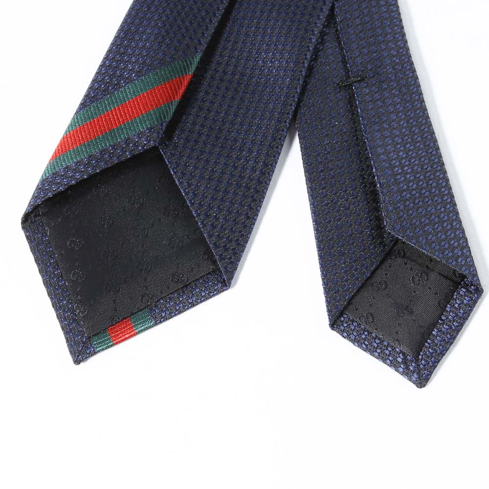 グッチ GUCCI ネクタイ ビーロゴ 先ストライプ 7.0CM 456510HENAN【FITHOUSE ONLINE SHOP】