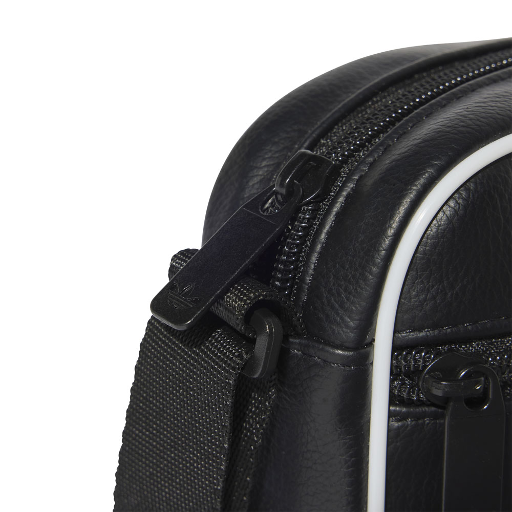 アディダスオリジナルス adidas originals ショルダーバッグ Adicolor Classic Mini Airliner Bag アディカラー クラシック ミニエアライナーバッグ IX7498【FITHOUSE ONLINE SHOP】