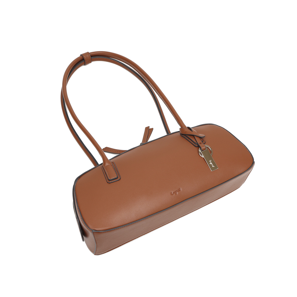 アングリッド Unglid シンプルスムースプレートチャーム付き  横長ボストンバッグ UNG-54110B【FITHOUSE ONLINE SHOP】