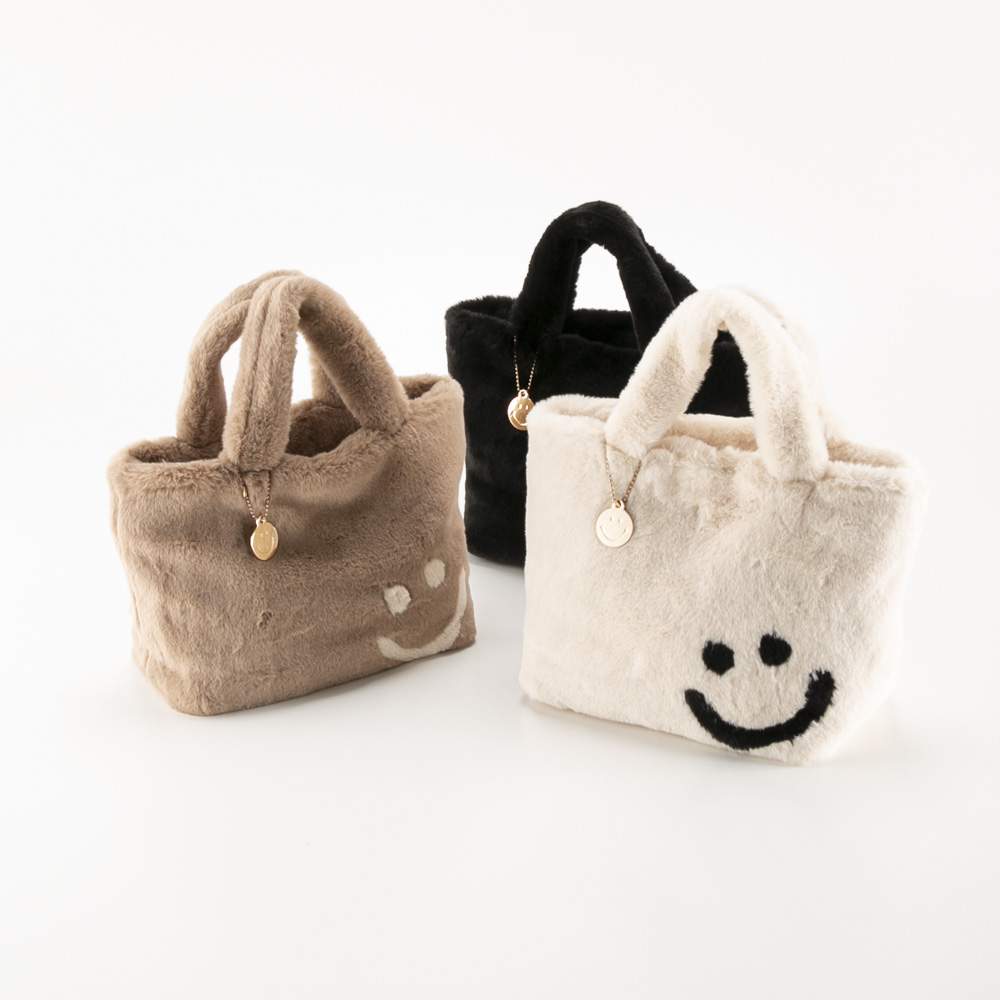 クーコ COOCO ハンド・トートバッグ SMILEY チャーム付きエコファーフェイス 24531-11713【FITHOUSE ONLINE SHOP】