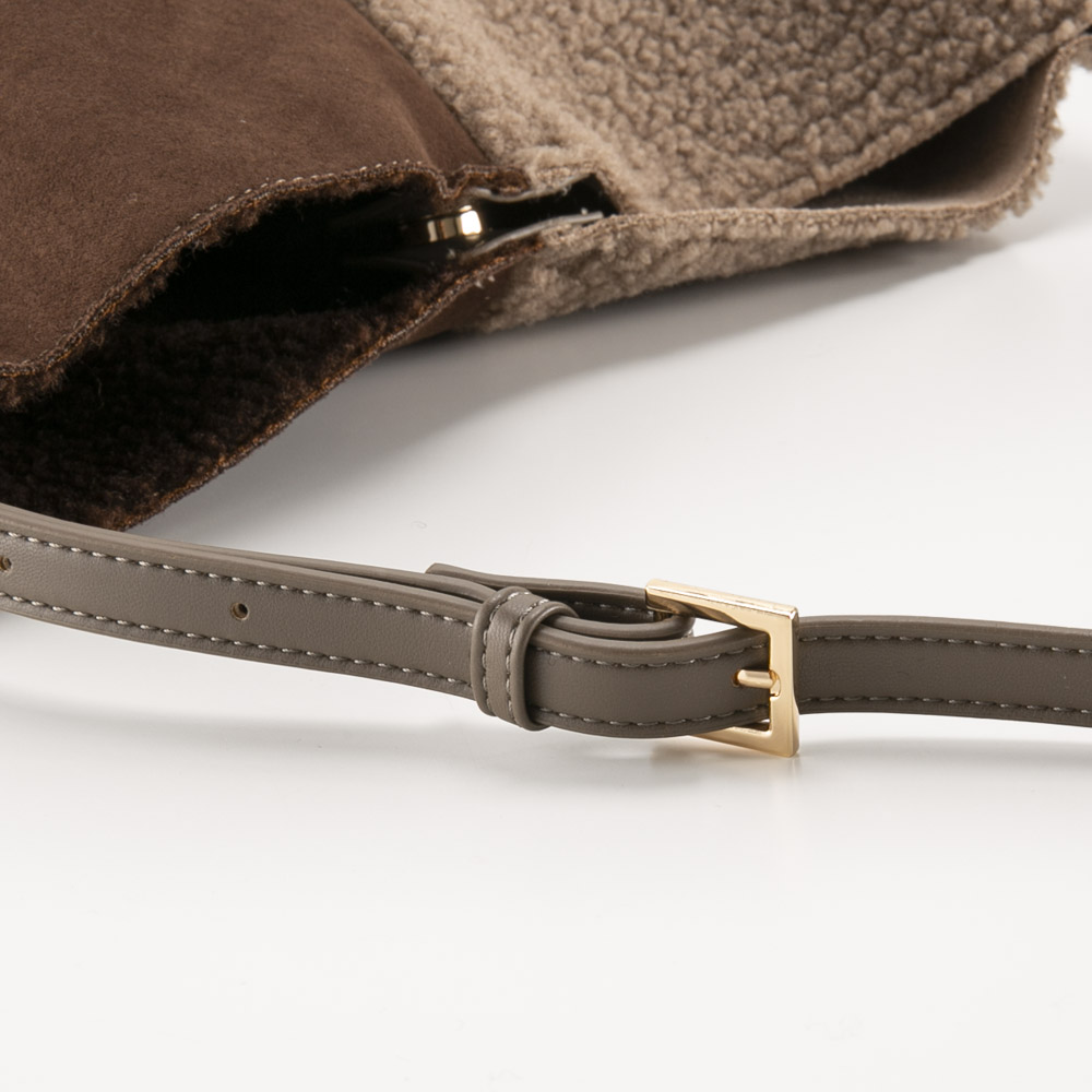 クーコ COOCO ショルダーバッグ バイカラームートン風 24531-11057【FITHOUSE ONLINE SHOP】