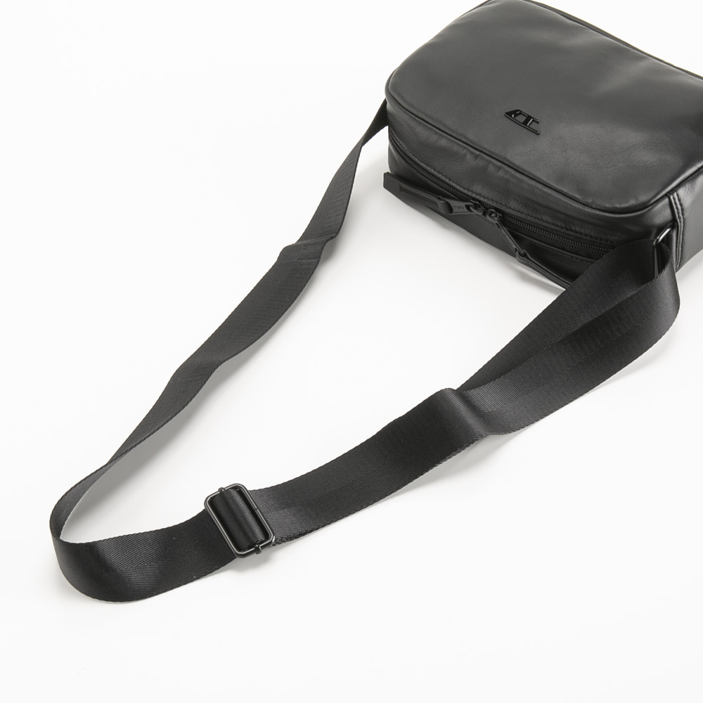 ディーゼル DIESEL ショルダーバッグ RAVE カメラバッグ X10242P2809【FITHOUSE ONLINE SHOP】