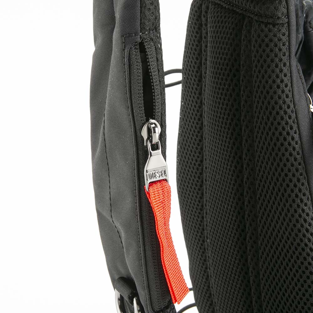 ☆ ディーゼル DIESEL ボディバッグ ZIP-D CROSSBODY X クロスボディ X10054P6872【FITHOUSE ONLINE SHOP】