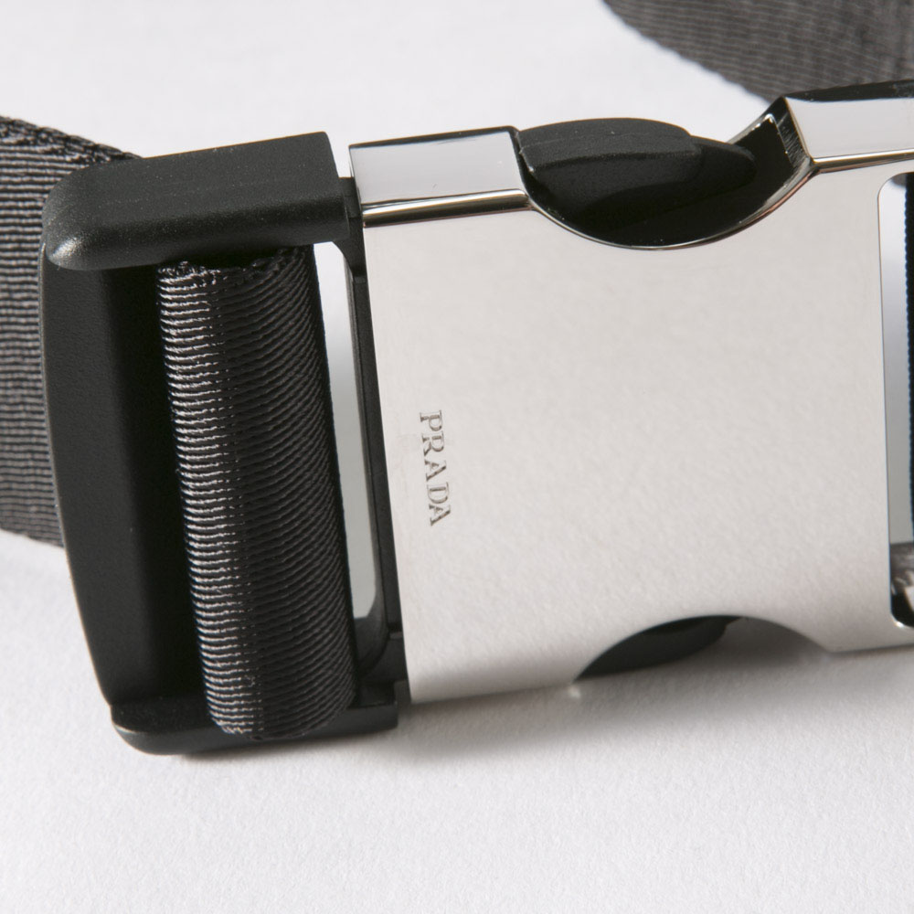 プラダ PRADA ウエスト・ボディバッグ ReNylon+SAFFIANO前ZIP付クロス プラダ PRADA ウエスト・ボディバッグ ReNylon+SAFFIANO前ZIP付クロス