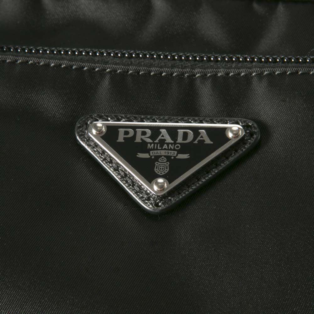 プラダ PRADA ウエスト・ボディバッグ ReNylon+SAFFIANO前ZIP付クロス プラダ PRADA ウエスト・ボディバッグ ReNylon+SAFFIANO前ZIP付クロス