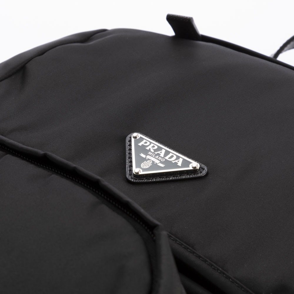 プラダ PRADA ReNylon+SAFFIANO 前ZIP付きバックパック 2VZ135 2DMG HOL【FITHOUSE ONLINE SHOP】