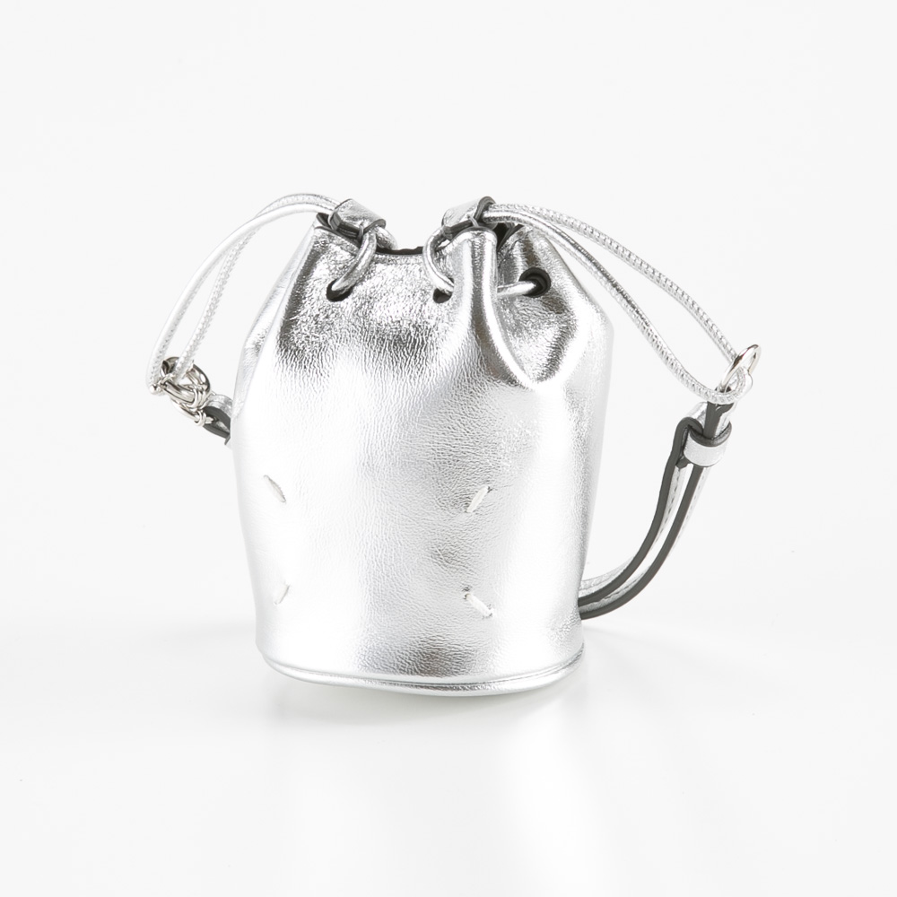 メゾンマルジェラ Maison Margiela ハンド・トートバッグ METALLIZED TABI MICRO BUCKET BAG SA1VL0005-P5390【FITHOUSE ONLINE SHOP】