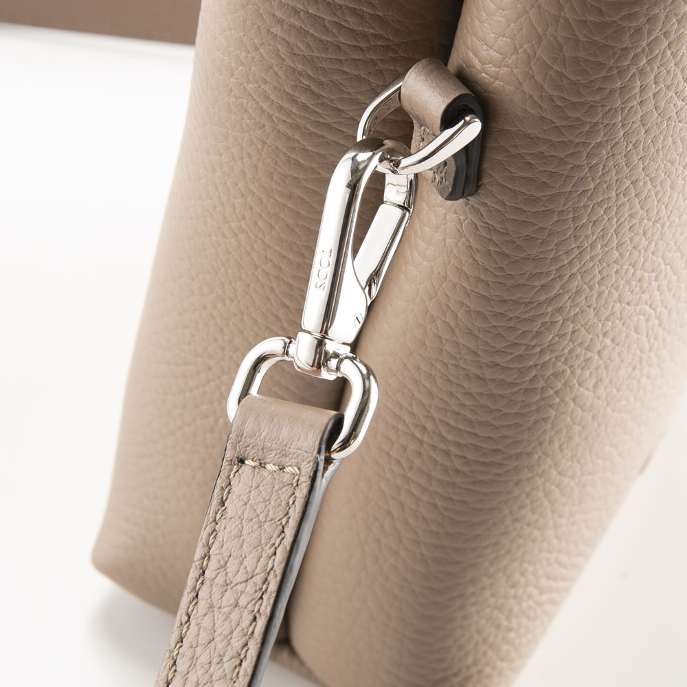 トッズ TOD'S ハンド・トートバッグ Tタイムレス メタルペンダント マイクロ XBWAPAT9000-QRI【FITHOUSE ONLINE SHOP】