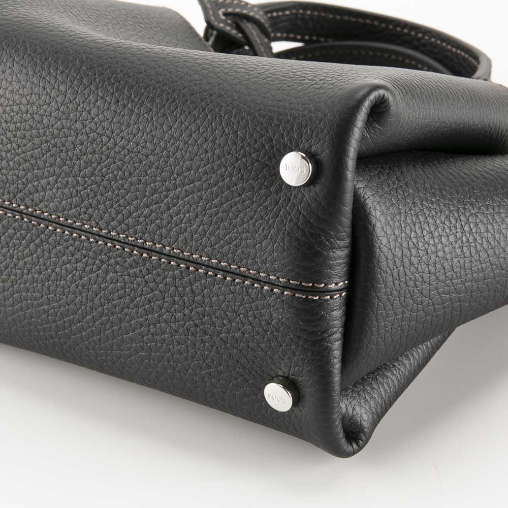 トッズ TOD'S レザーマイクロバッグ Tタイムレス メタルペンダント SD付きハンドバッグ XBWAPAFL000-QRI【FITHOUSE ONLINE SHOP】