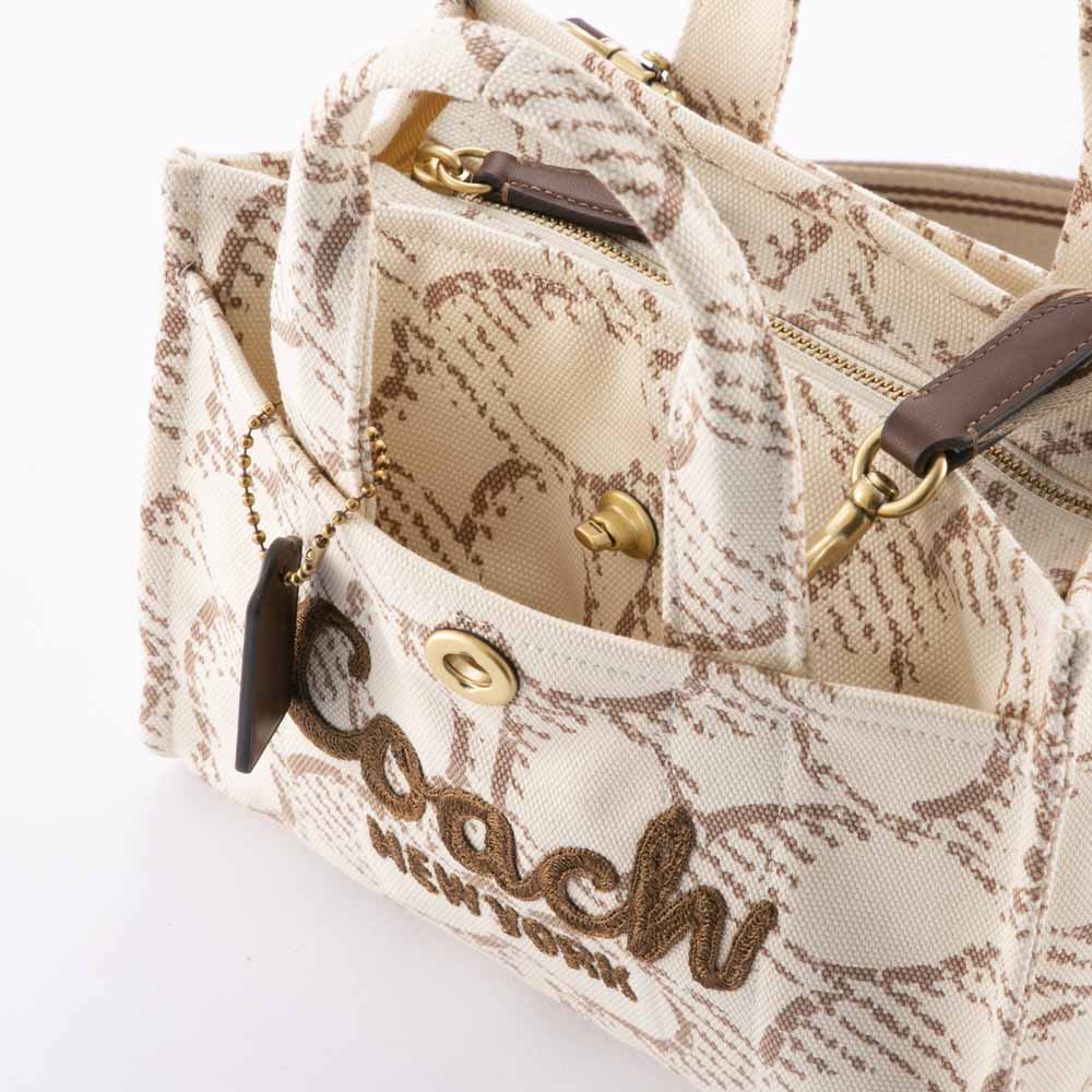 コーチ COACH トートバッグ シグネチャー ロゴ カーゴ トート 26 CAM61【FITHOUSE ONLINE SHOP】