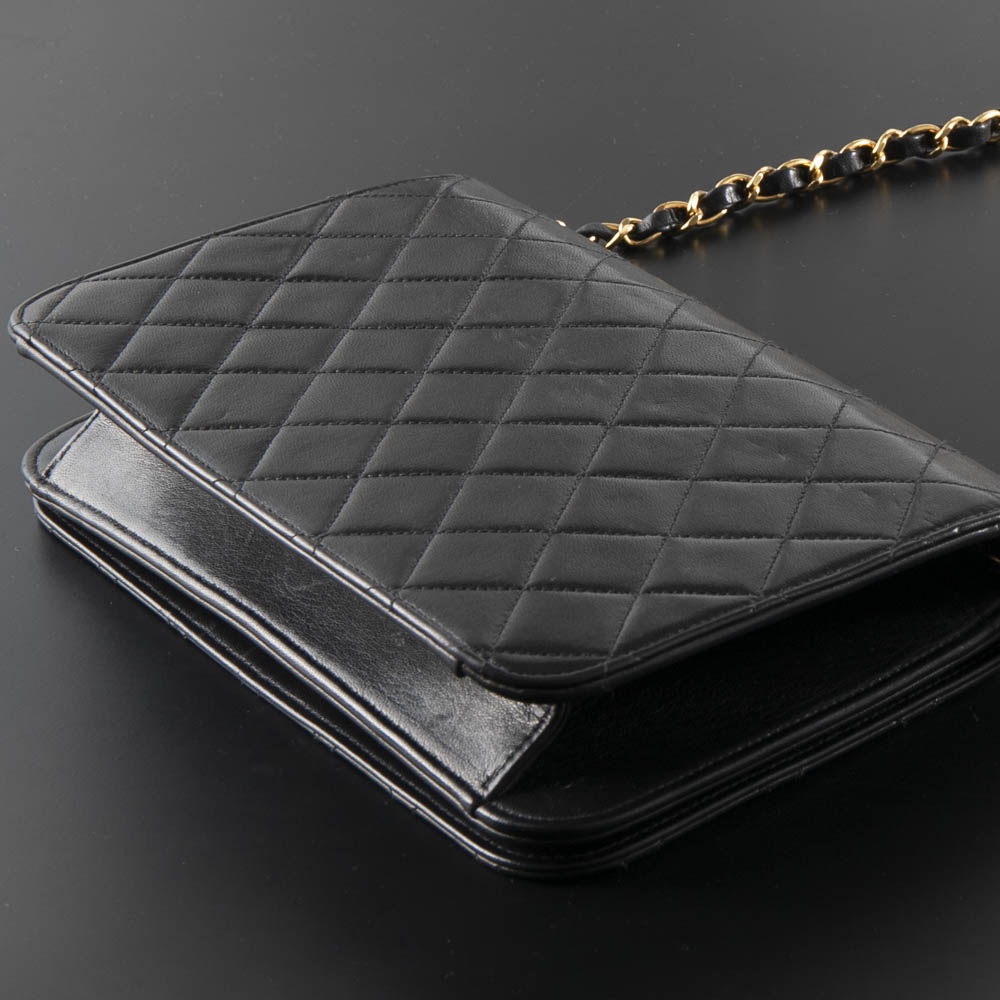 ヴィンテージ・中古】シャネル CHANEL ショルダーバッグ ラムスキン ...