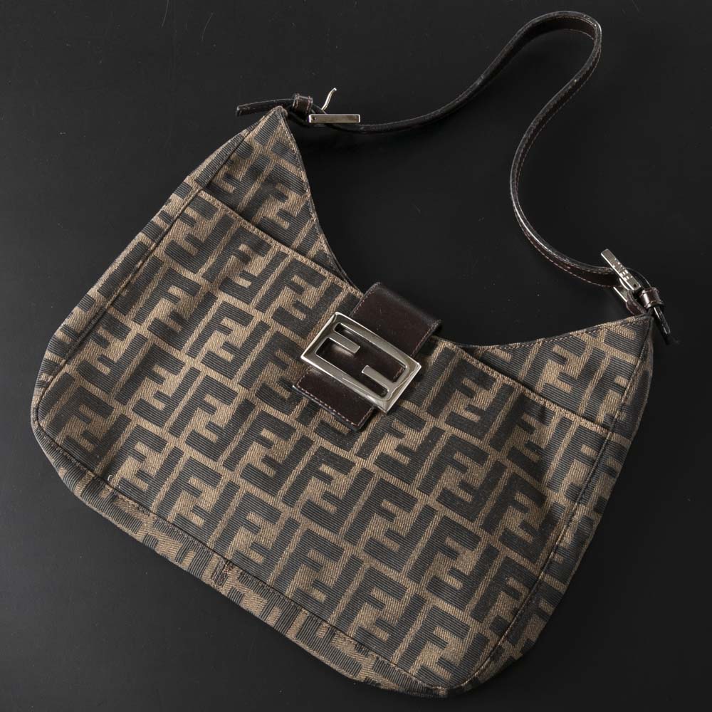 FENDI フェンディ　ズッカ柄　ワンショルダーバッグ　［美品］レディース