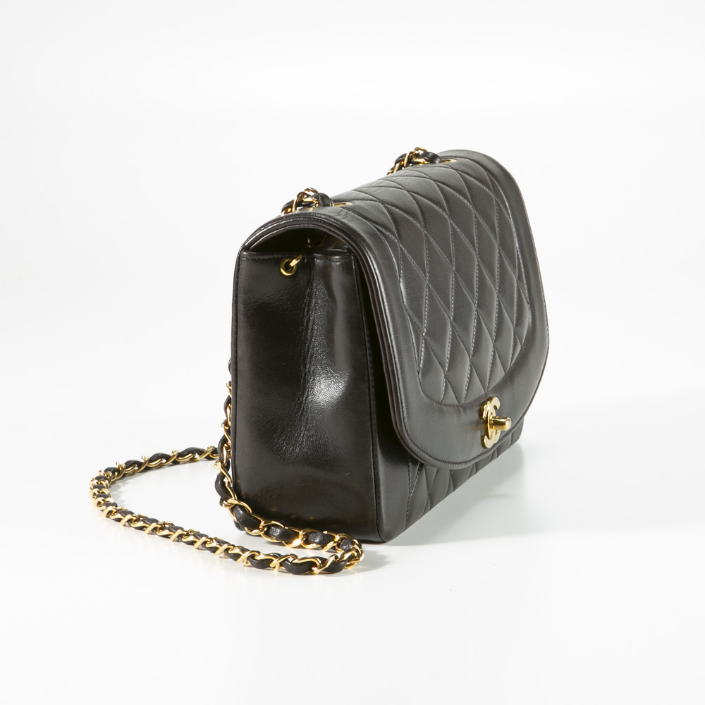 ヴィンテージ・中古】シャネル CHANEL ショルダーバッグ ラムスキン 