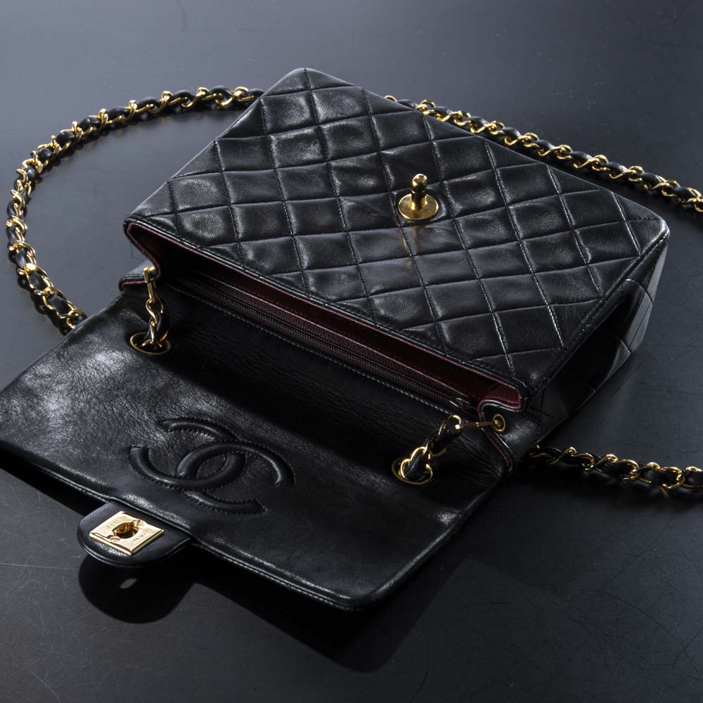 ヴィンテージ・中古】シャネル CHANEL ショルダーバッグ ラムスキン 