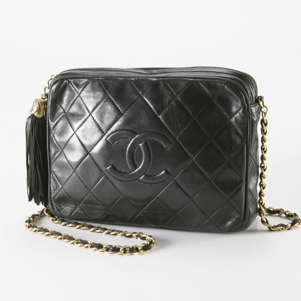 CHANELシャネル ブラックレザータッセルチェーンショルダーバッグ 黒