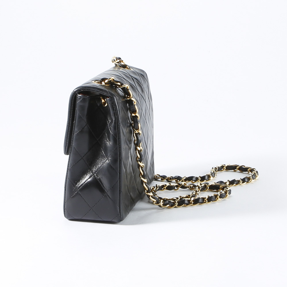 ヴィンテージ・中古】シャネル CHANEL ショルダーバッグ ラムスキン 