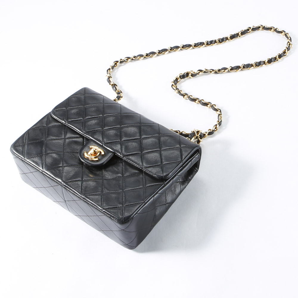 ヴィンテージ・中古】シャネル CHANEL ショルダーバッグ ラムスキン 