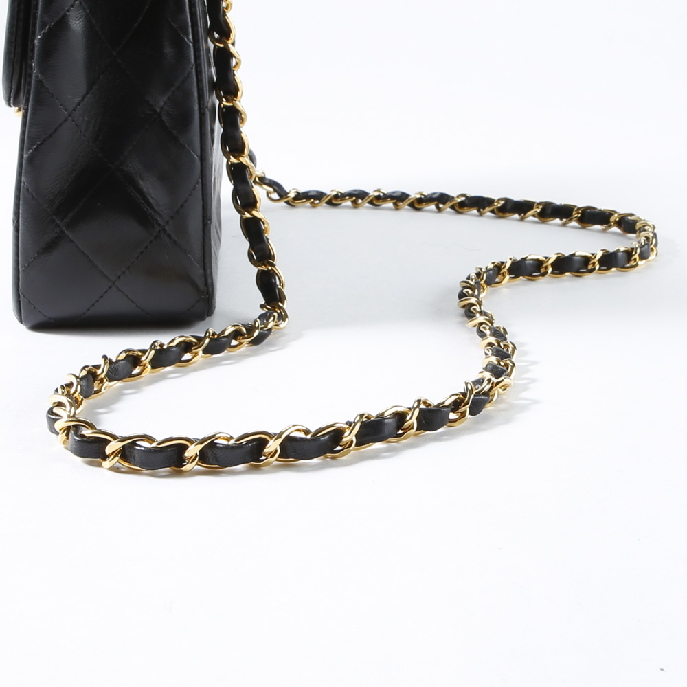 ヴィンテージ・中古】シャネル CHANEL ショルダーバッグ ラムスキン 