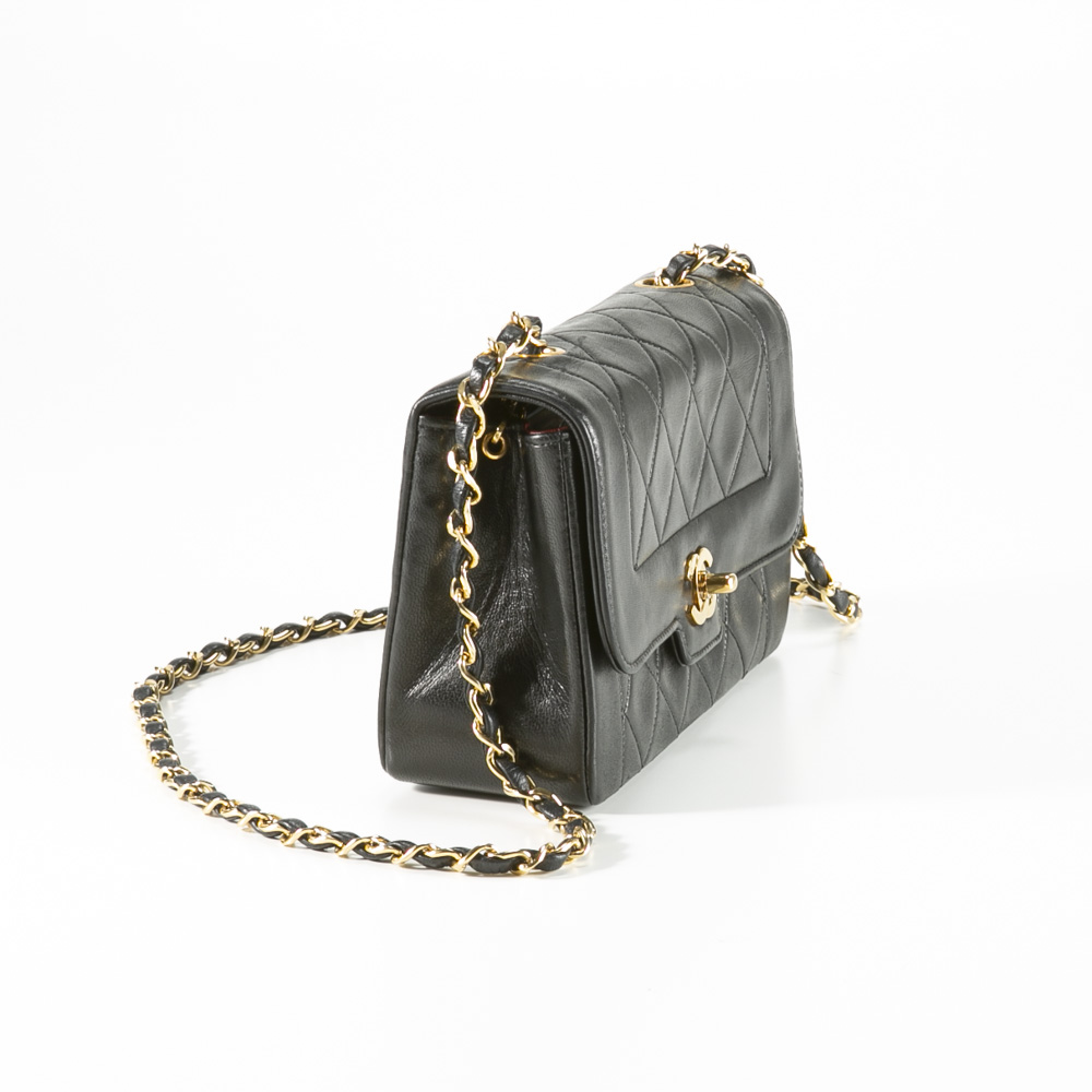 ヴィンテージ・中古】シャネル CHANEL ショルダーバッグ ラムスキン 