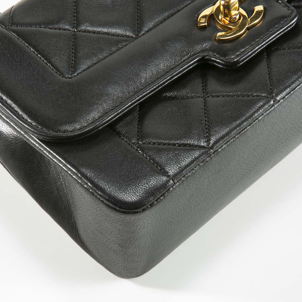 ヴィンテージ・中古】シャネル CHANEL ショルダーバッグ ラムスキン 