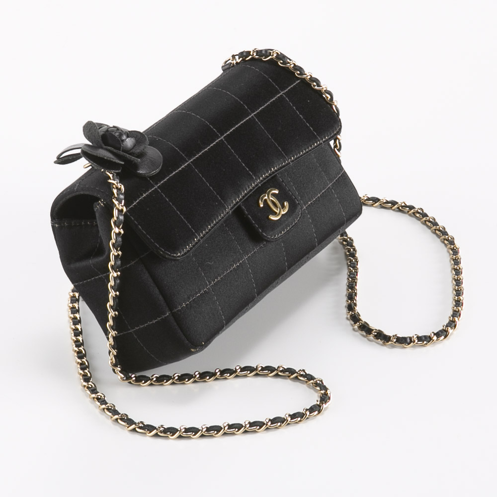 【ヴィンテージ・中古】シャネル CHANEL チョコバーサテンミニショルダーバッグ【FITHOUSE ONLINE SHOP】