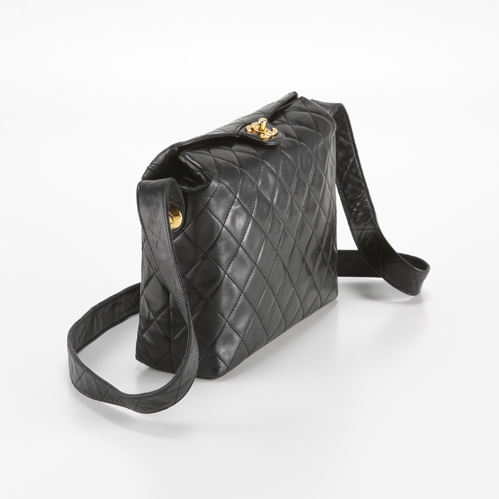 ヴィンテージ・中古】シャネル CHANEL キルティングターンロック 