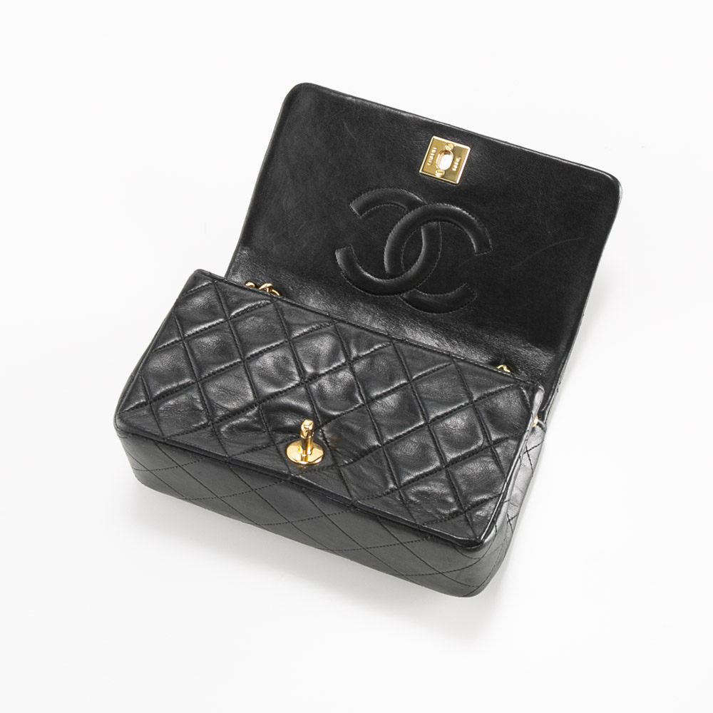 【ヴィンテージ・中古】シャネル CHANEL ラムスキンターンロックフルフラップマトラッセショルダーバッグ【FITHOUSE ONLINE SHOP】