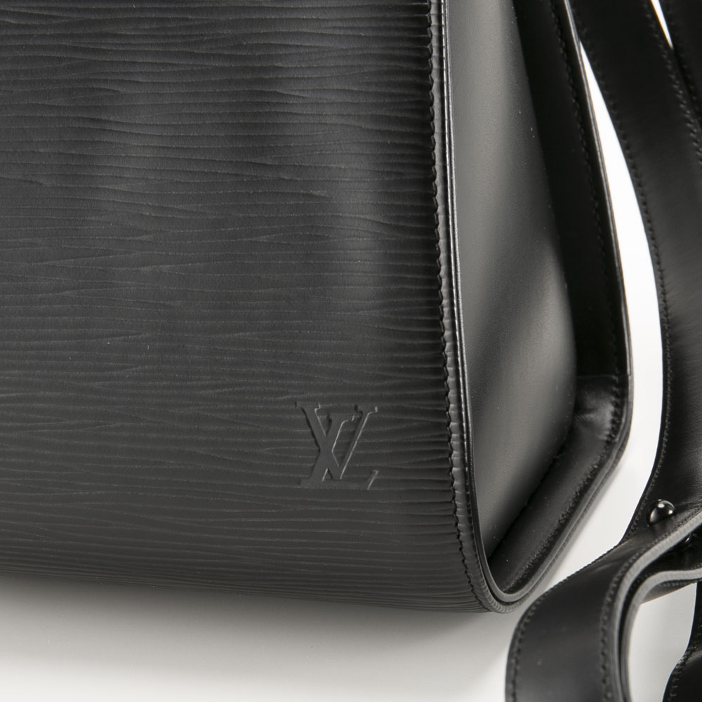 【ヴィンテージ・中古】ルイ･ヴィトン LOUIS VUITTON ショルダーバッグ エピ ミニュイ M52392【FITHOUSE ONLINE SHOP】
