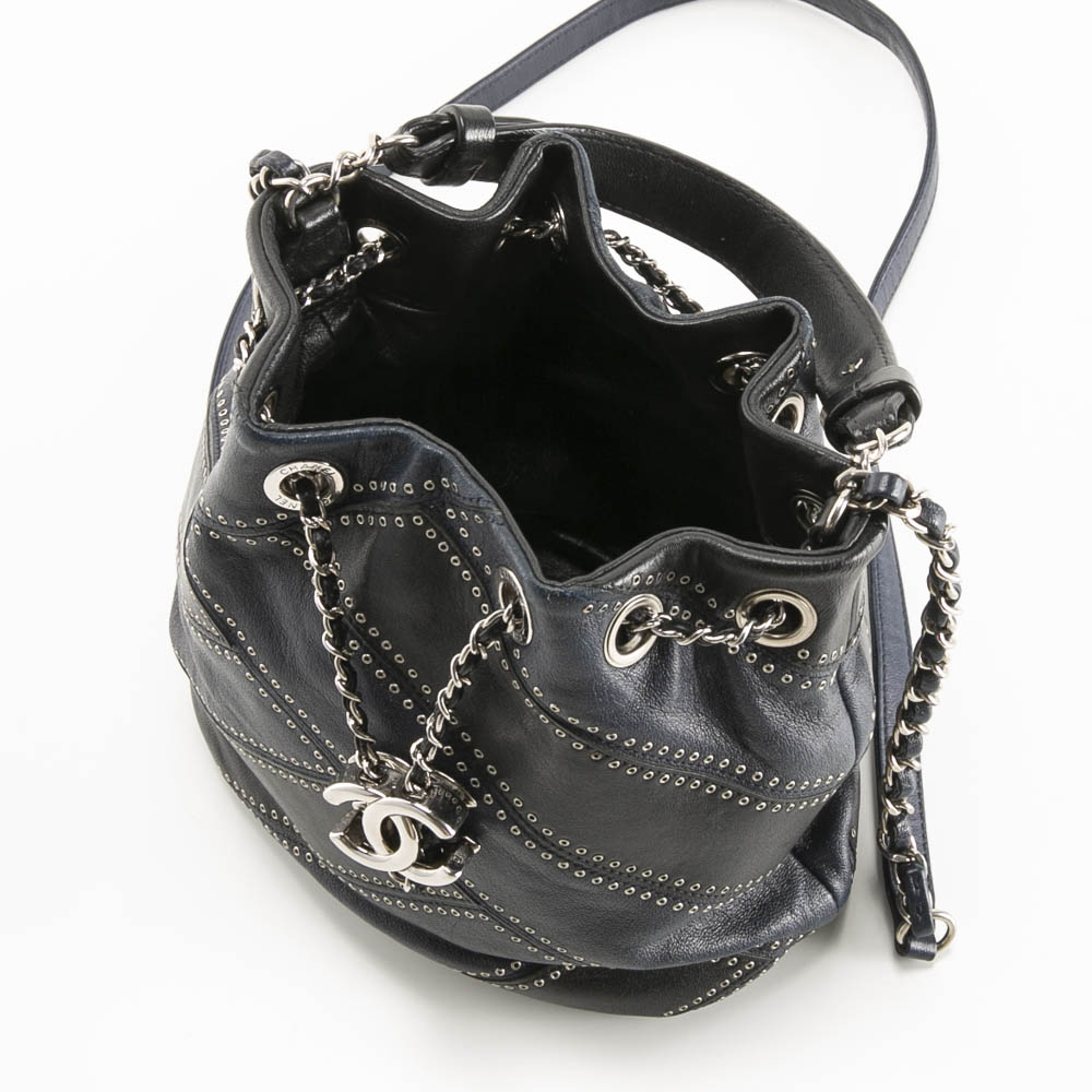 【ヴィンテージ・中古】シャネル CHANEL スタッズ巾着ショルダーバッグ【FITHOUSE ONLINE SHOP】